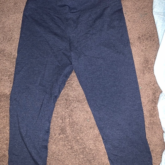 Athletic Capri pants - Picture 3 of 3